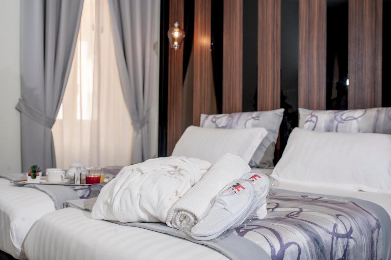 Palazzo Firenze Hotel Наполи Екстериор снимка