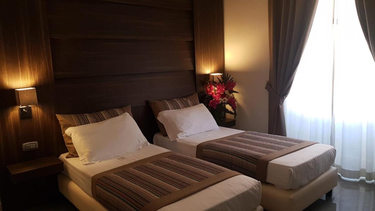 Palazzo Firenze Hotel Наполи Екстериор снимка