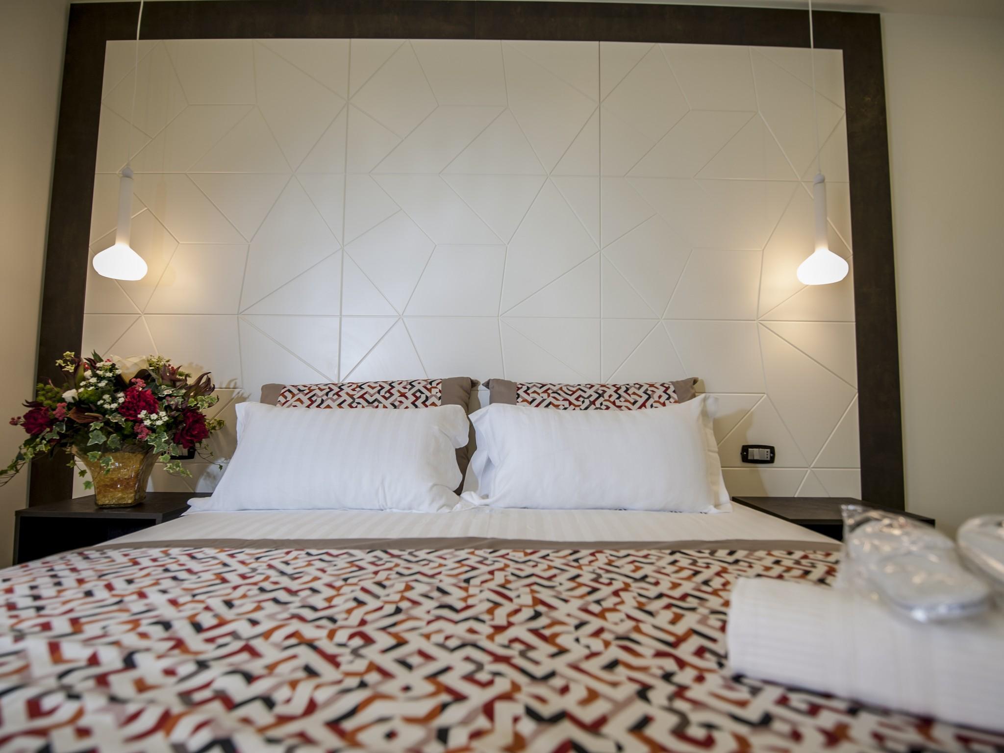 Palazzo Firenze Hotel Наполи Екстериор снимка