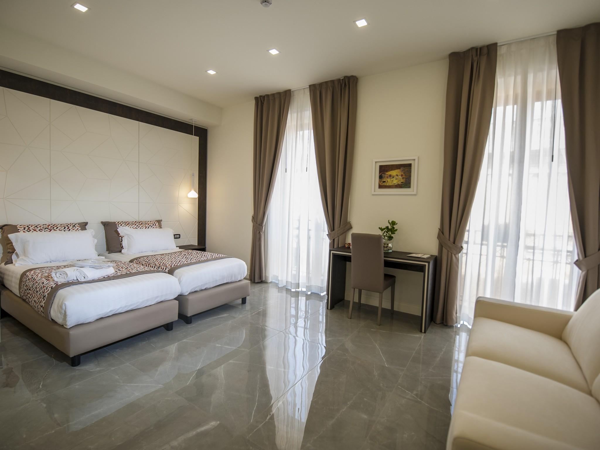 Palazzo Firenze Hotel Наполи Екстериор снимка