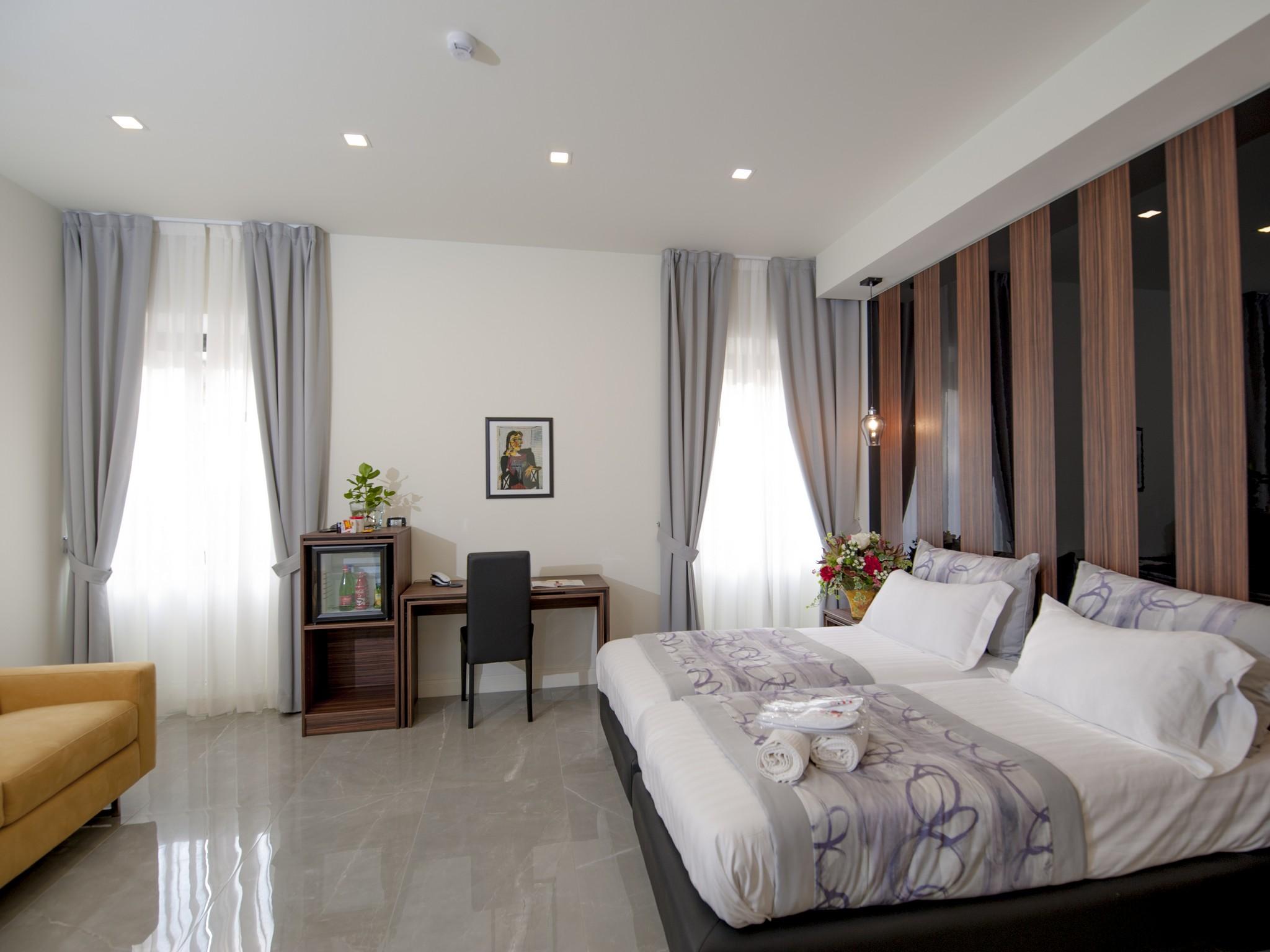 Palazzo Firenze Hotel Наполи Екстериор снимка