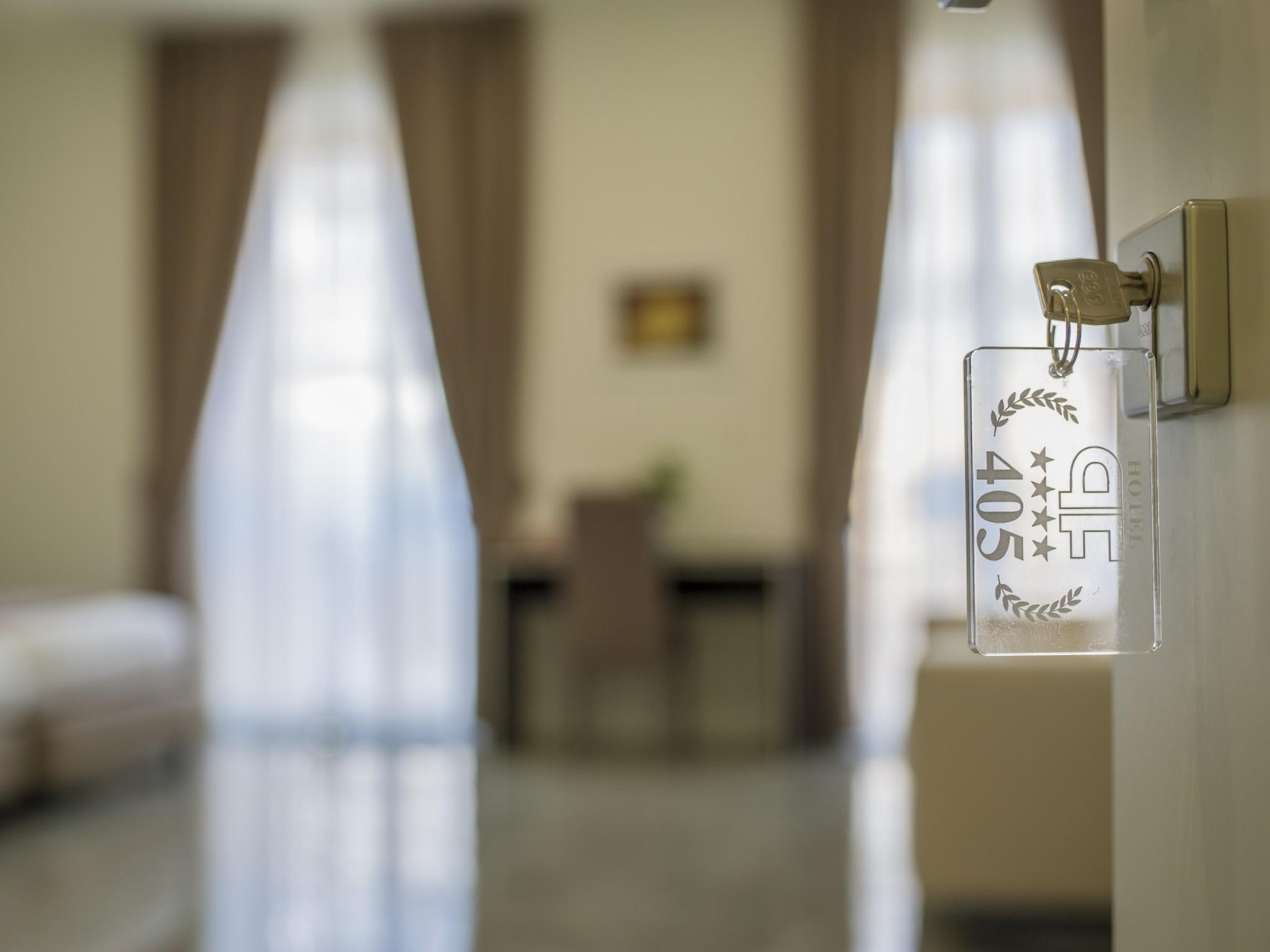 Palazzo Firenze Hotel Наполи Екстериор снимка