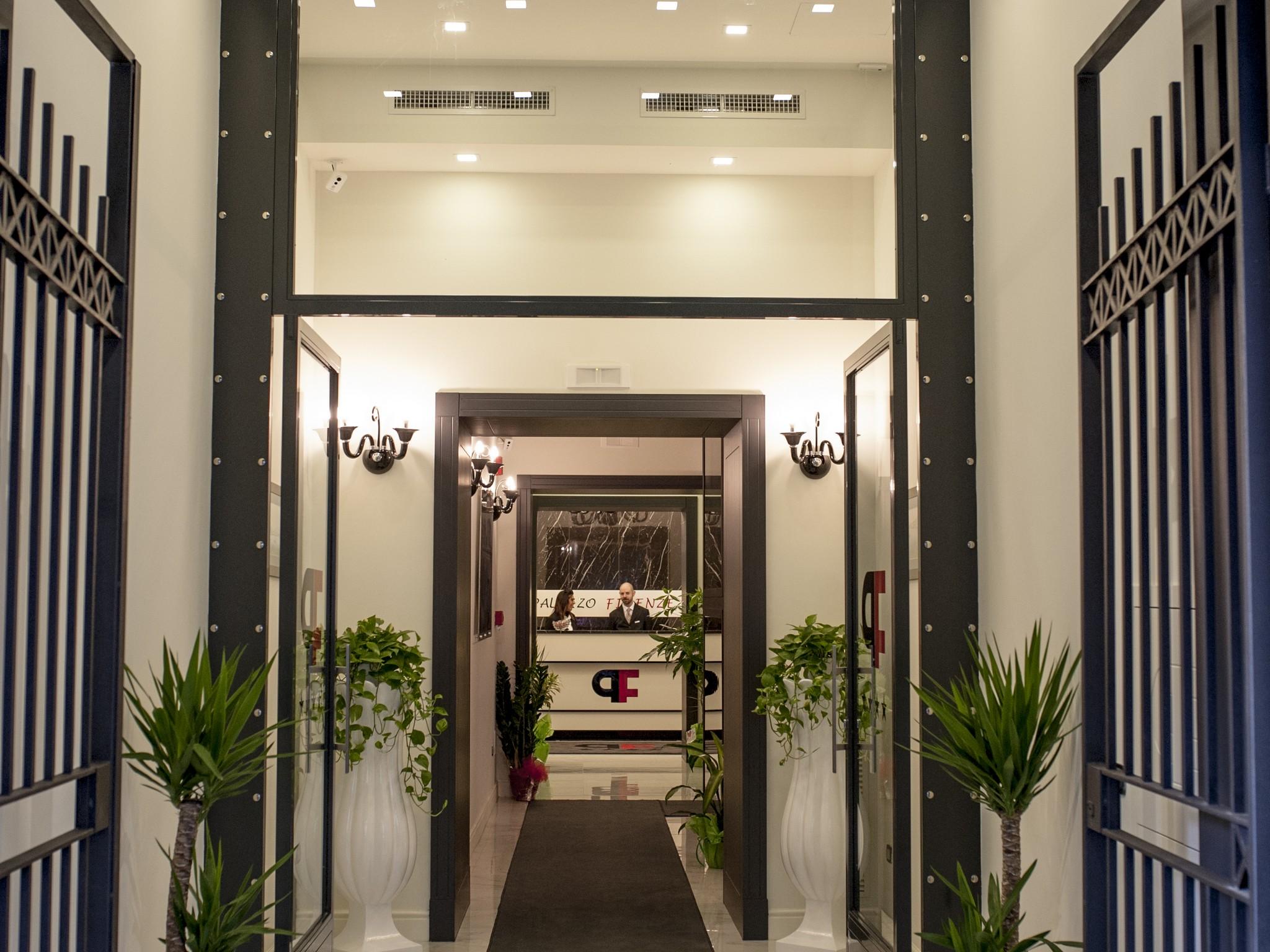 Palazzo Firenze Hotel Наполи Екстериор снимка