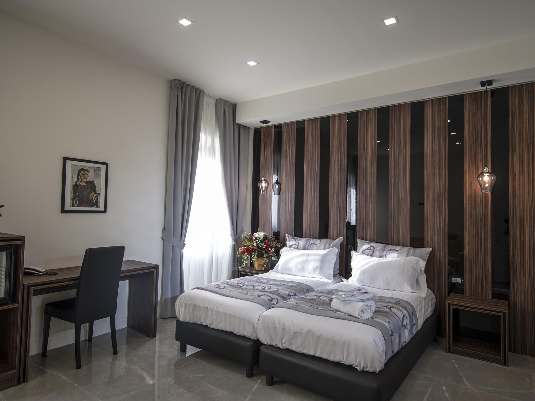 Palazzo Firenze Hotel Наполи Екстериор снимка