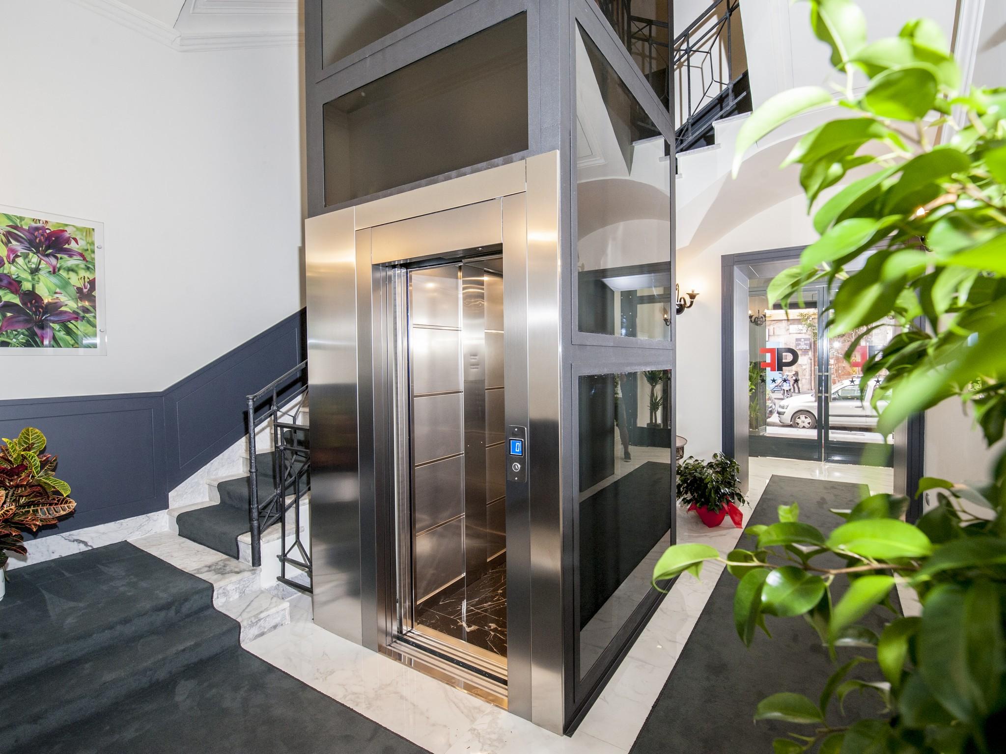 Palazzo Firenze Hotel Наполи Екстериор снимка