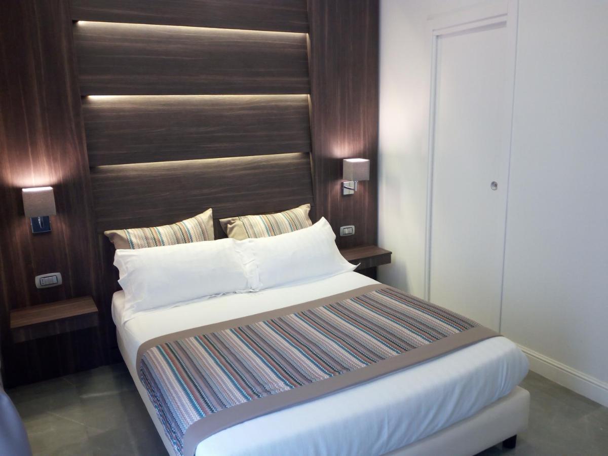 Palazzo Firenze Hotel Наполи Екстериор снимка